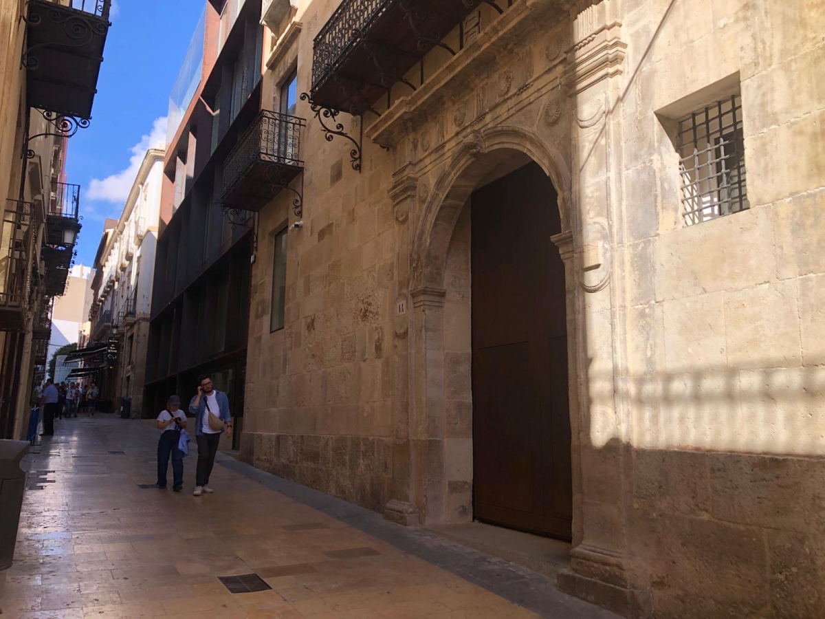 El adiós al Palas turba a los funcionarios de Alicante: de los riesgos laborales, al reparto del Centro 14