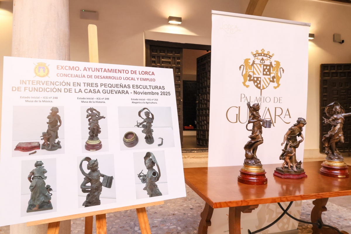 Tres nuevas esculturas en el Palacio Guevara - Foto: AYTO. LORCA Tres nuevas esculturas en el Palacio Guevara