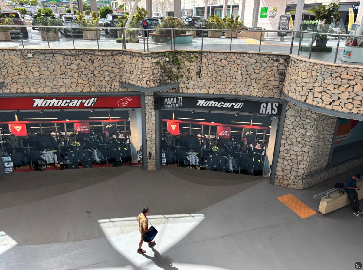 La nueva tienda de Motocard en el Parque Comercial Vistahermosa de Alicante. - 