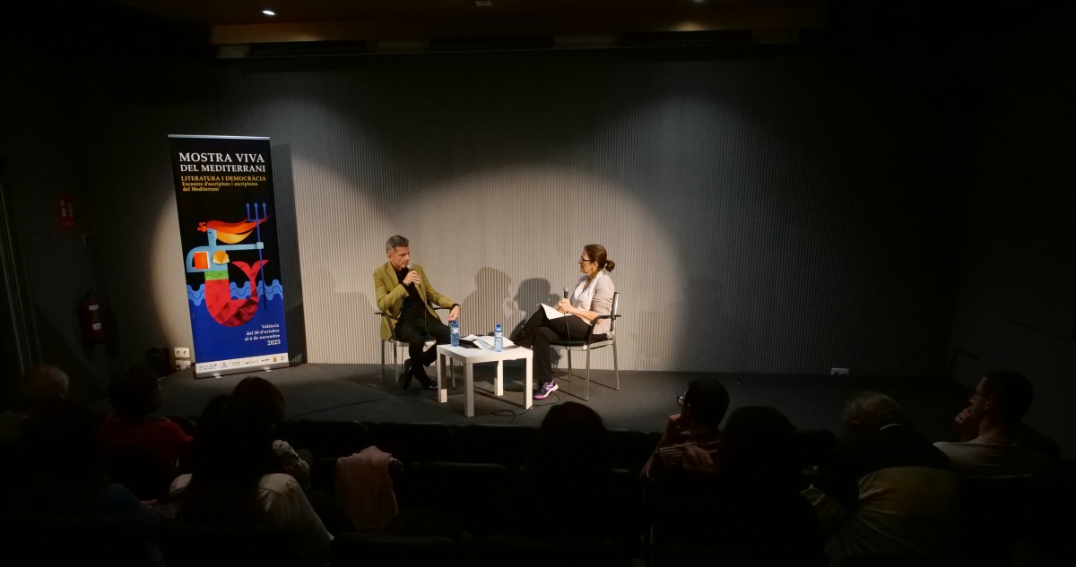 Pedro Olalla en el conversatorio con Lola Ban?o?n.