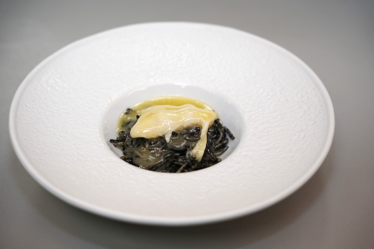 Fideuà con kokotxas al pil pil de El Vasco (Vila-real)