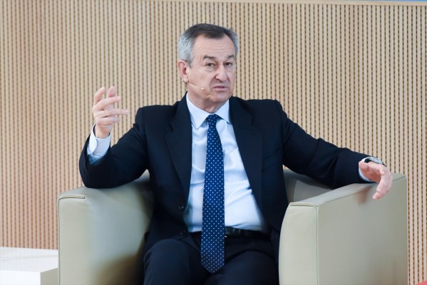 González-Bueno exige a BBVA información clara de costes de la opa y sobre el capital si no hay fusión
