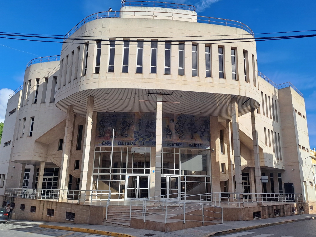 La Diputación destina 1,3 millones en Bétera para renovar la Casa de la Cultura y el polideportivo municipal
