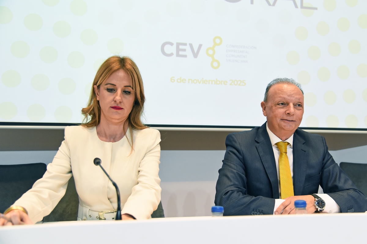 Navarro se despide de la CEV con un recado a los políticos valencianos