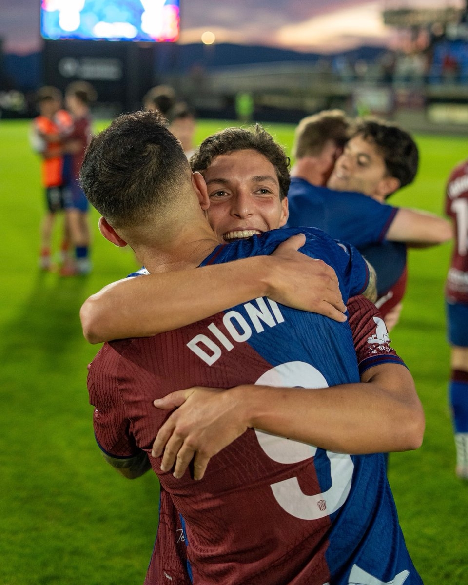 El líder examina la mejoría del CD Eldense con Claudio Barragán