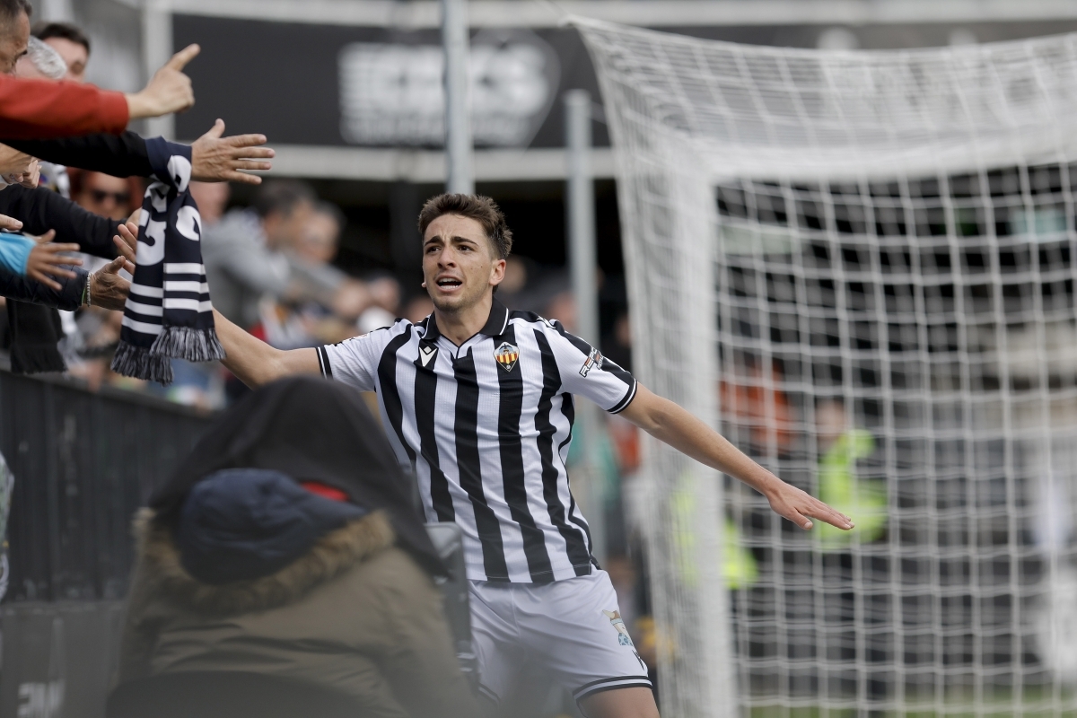 Calatrava vuelve a ser esta temporada el futbolista que en más goles participa del Castellón