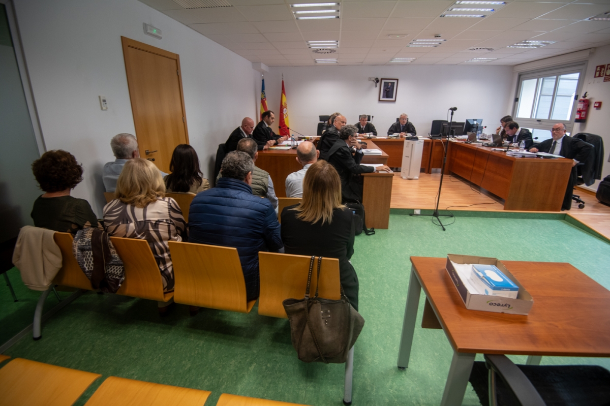 Primer día del juicio oral por el caso enchufes de Benidorm.  - Foto: RAFA MOLINA.