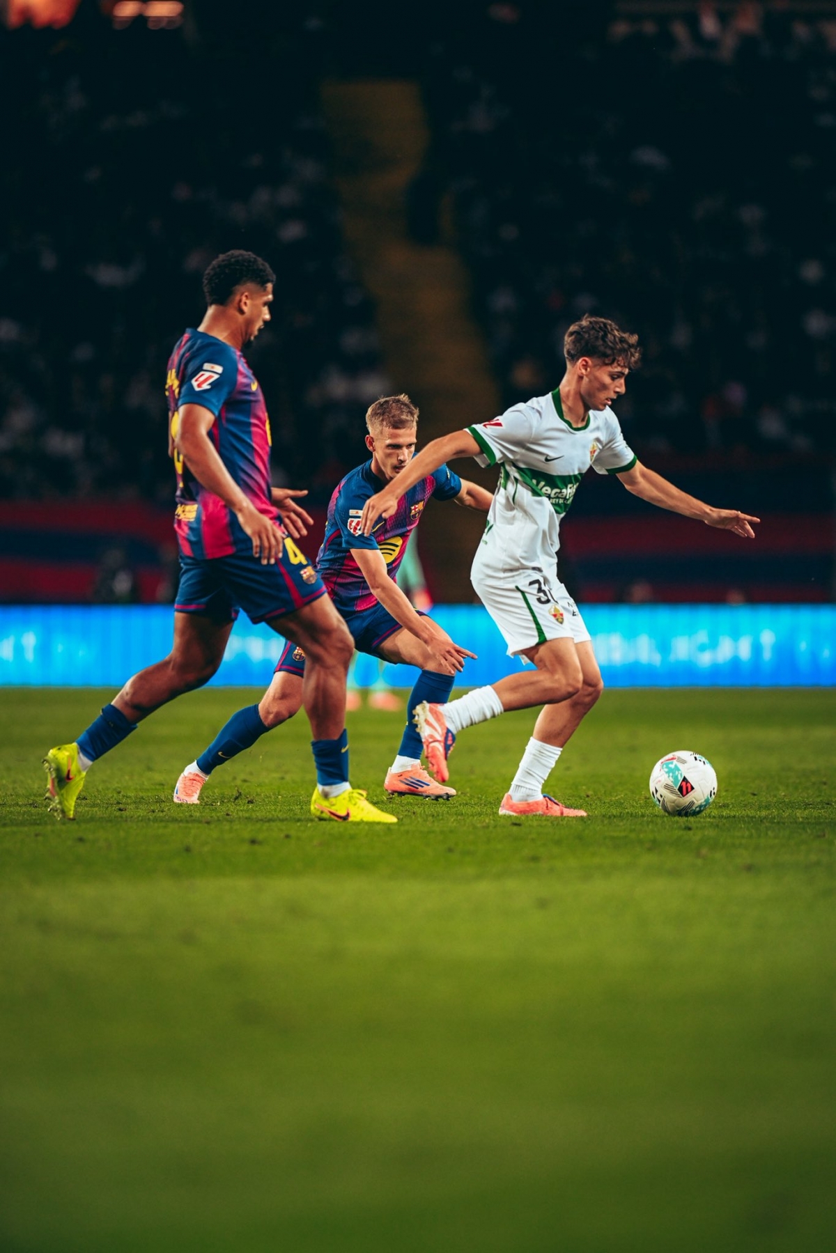 Rodrigo Mendoza en el encuentro ante el FC Barcelona - Foto: EP Rodrigo Mendoza en el encuentro ante el FC Barcelona