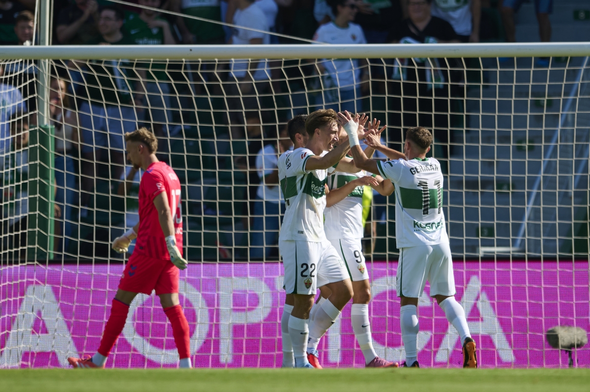 Andre Da Silva celebra con sus compañeros el primer gol al Ceta de Vigo - Foto: EP