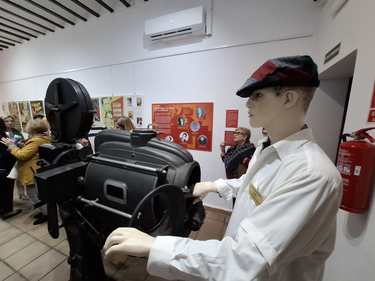 Los cines y las películas que hicieron soñar a Alcantarilla, protagonistas de una exposición en 'Casa Cayitas'