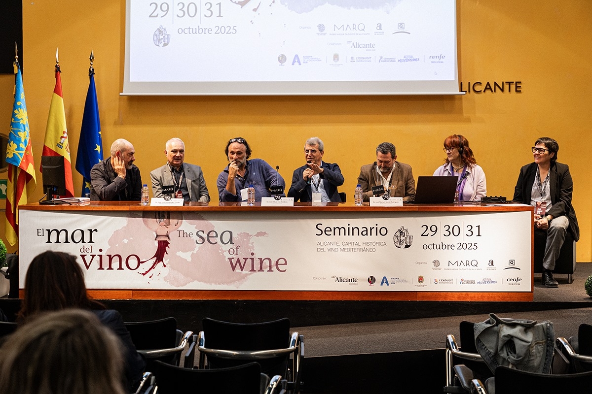 Alicante defiende ser la primera DO del mundo en un congreso que recupera la memoria del vino