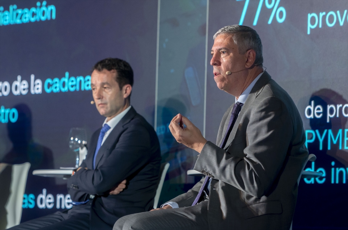 Indra abre la puerta a colaborar con Telefónica en el programa de las radios militares