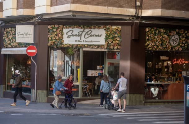 Cuatro esquinitas tiene mi plaza (Séneca), cuatro cafeterías que me la guardan