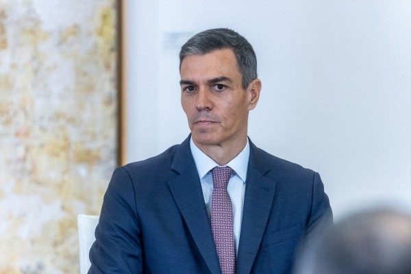 Sánchez pide elecciones en la Comunidad Valenciana para romper 