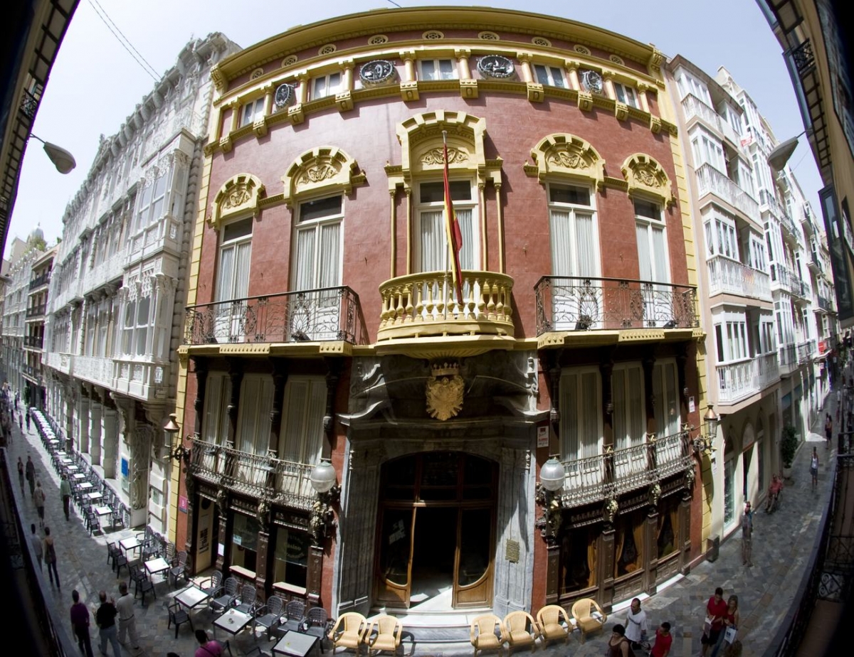 El Casino de Cartagena se 'convierte' en un café parisino: abre Harrison Grand Café