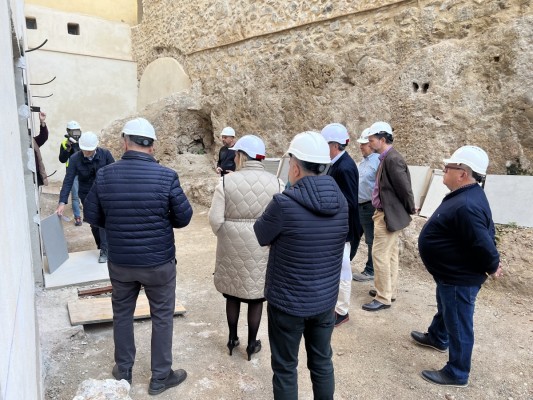 Orihuela completa la mudanza a los antiguos juzgados: el Ayuntamiento busca más mobiliario