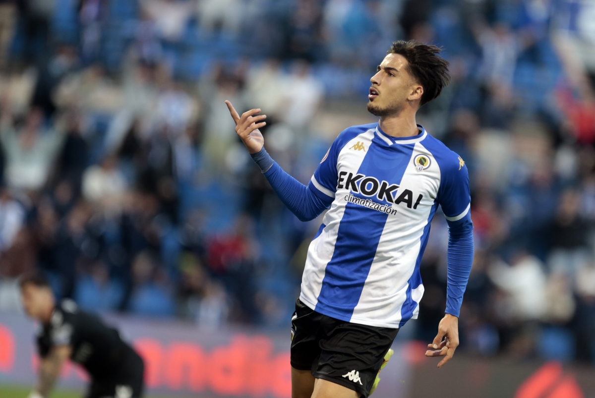 Unai Ropero celebra su segundo gol del curso