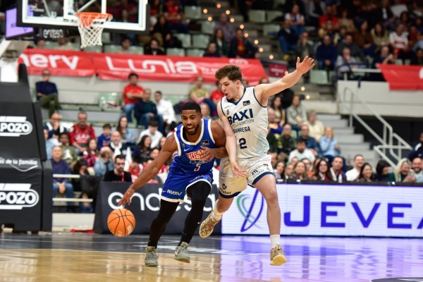 El UCAM CB sigue de dulce y logra otro triunfo con autoridad para permanecer arriba en la Liga Endesa