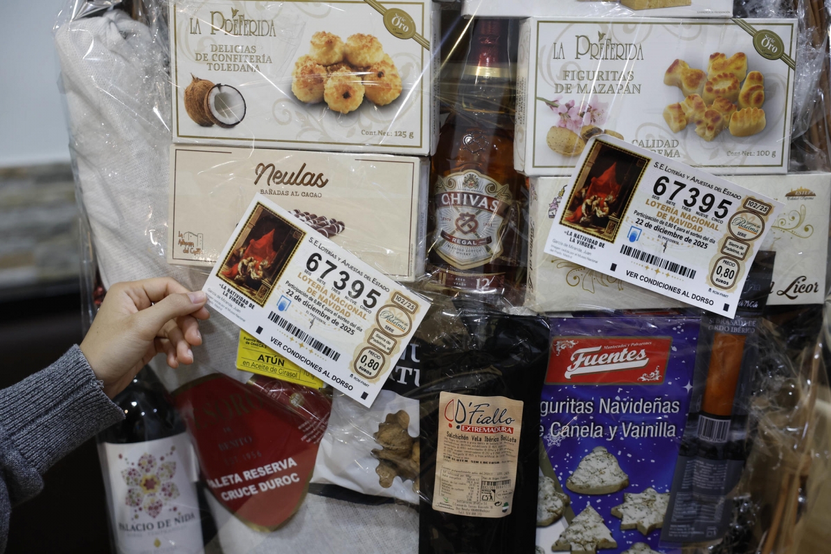 Las cestas de Navidad se adaptan en composición y gramaje a la subida de precios