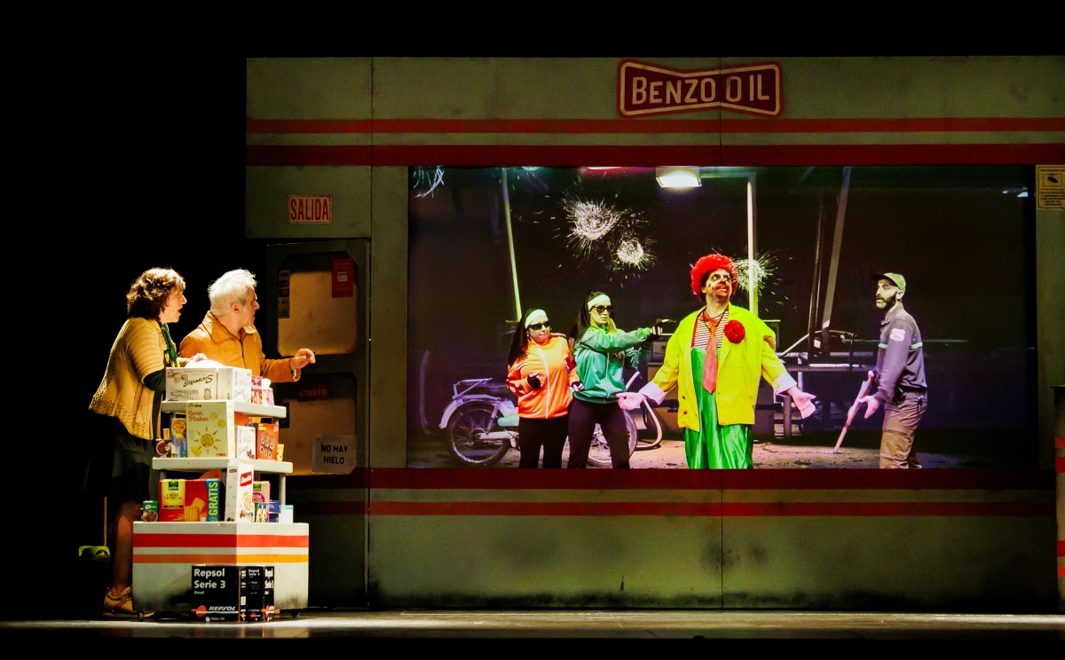 'Escupir al cielo', un thriller de humor y violencia inesperada