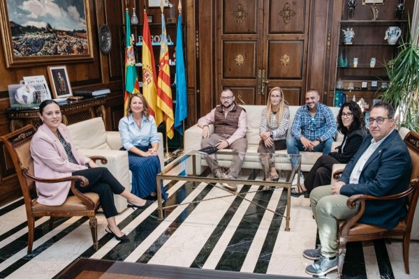 El Ayuntamiento y vecinos de la Marjalería abordan los proyectos pasados, presentes y futuros de la zona