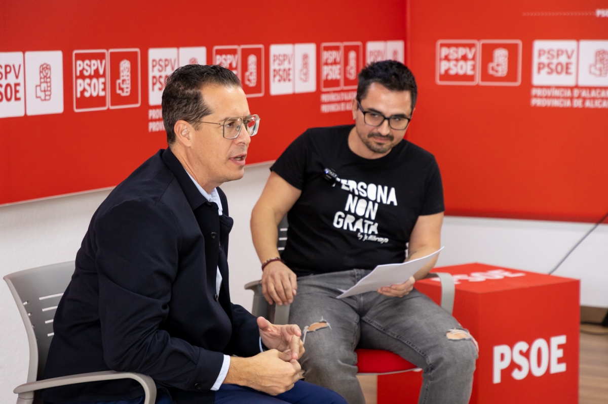 Jorge Dioni, en la sede provincial del PSPV de Alicante. - Foto PEPE OLIVARES Jorge Dioni, en la sede provincial del PSPV de Alicante.