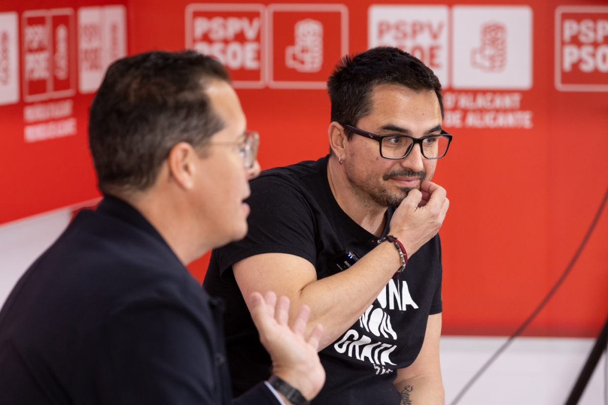 Jorge Dioni, en la sede provincial del PSPV de Alicante. - Foto PEPE OLIVARES Jorge Dioni, en la sede provincial del PSPV de Alicante.