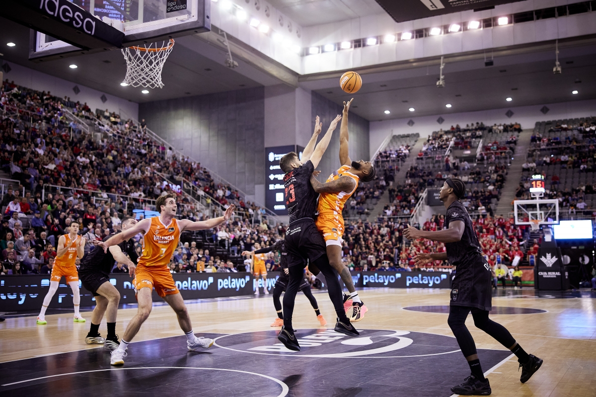 Valencia Basket desaparece en Granada