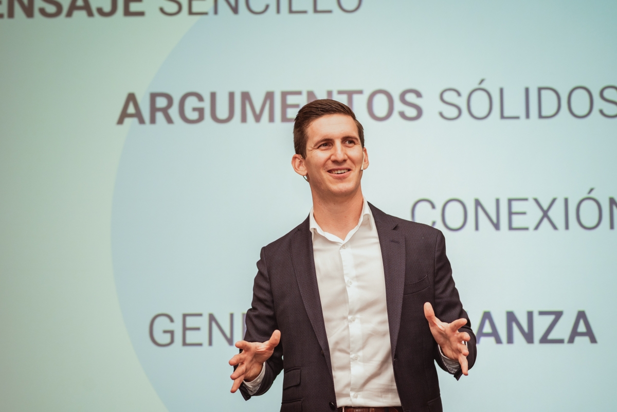 Juan Manuel Vizuete, el benidormense que ha conquistado los 'Óscar de la política'