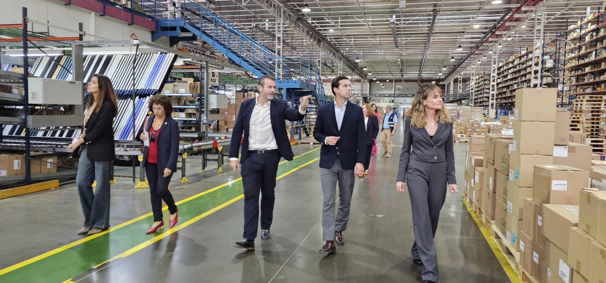 Enrique Ayuso comparte con el ICOF de Málaga la visión de una farmacia más asistencial y personalizada