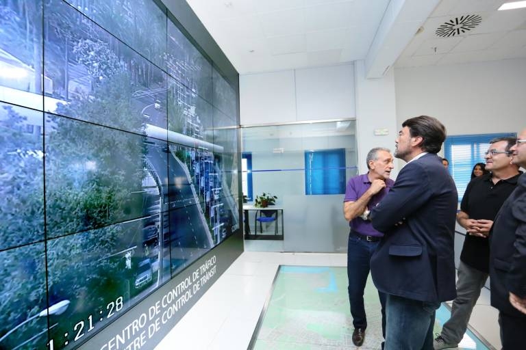 Alicante activa la 'app' para mejorar la circulación: tráfico en tiempo real, aparcamiento y bus