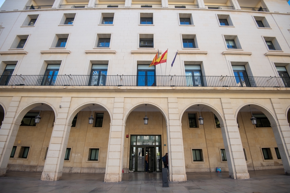 Un acusado de estafar con la venta de mascarillas en la pandemia asume 4 años de cárcel