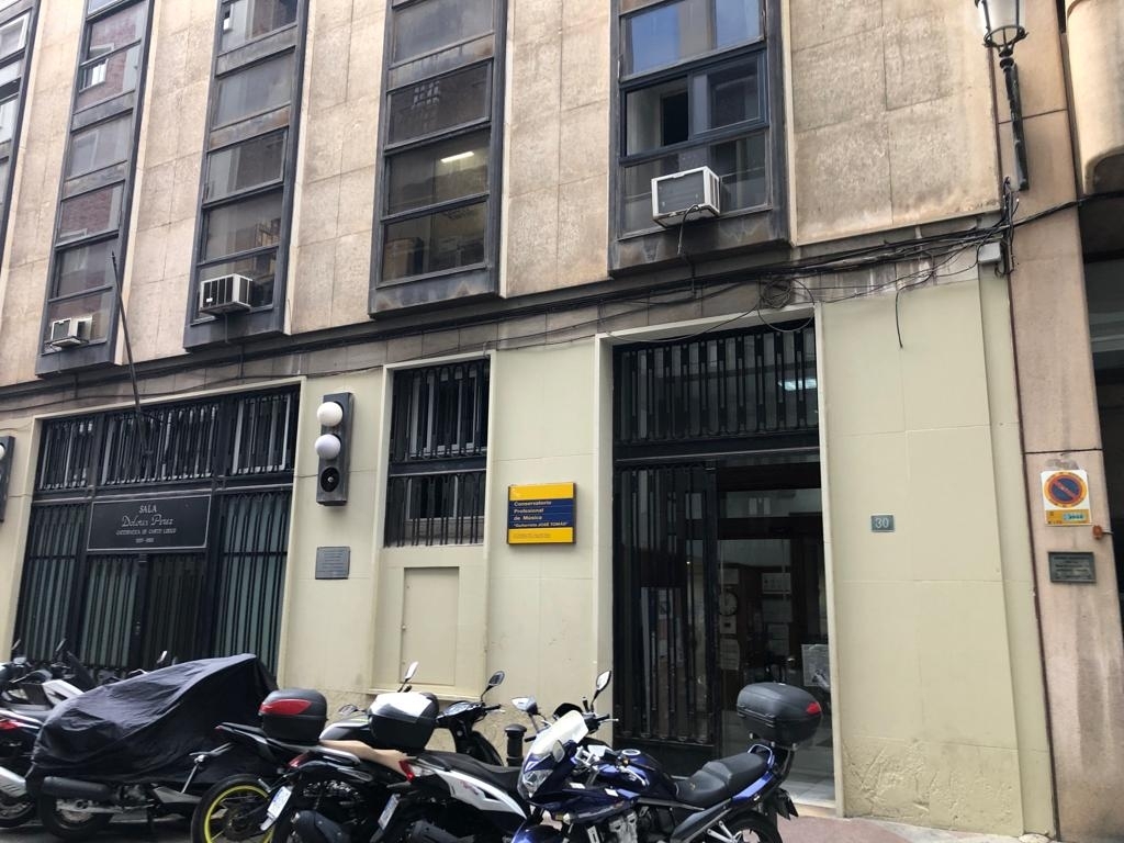 El Conservatorio de Alicante se harta de esperar y se moviliza para exigir un nuevo centro