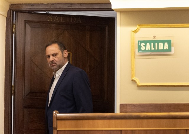 Ábalos pide que se investigue si Leire Díez maniobró para modificar su línea de defensa en beneficio del PSOE