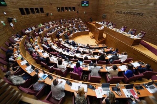 Les Corts radiografían el estado de la Comunitat tras un año de cambio de gobierno
