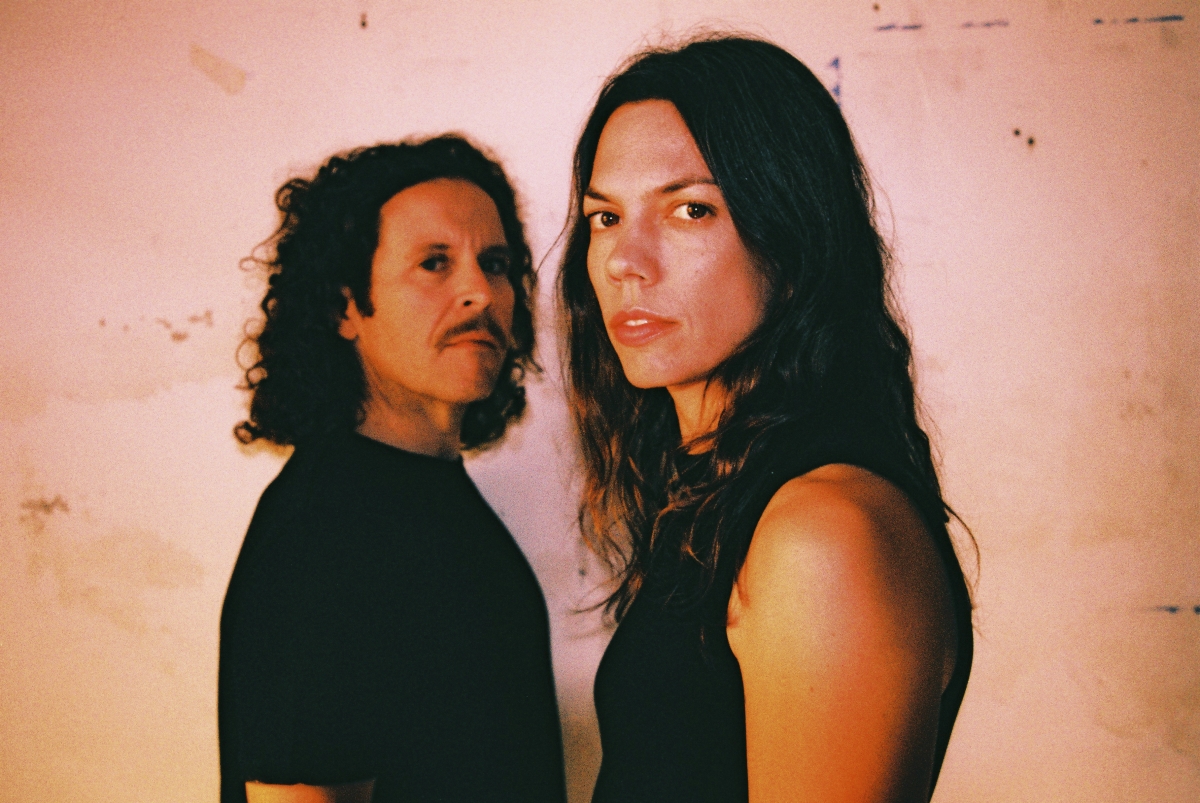 Cos, música i paraula: Driede debuta amb una reflexió sobre la gestació en 'Parir'