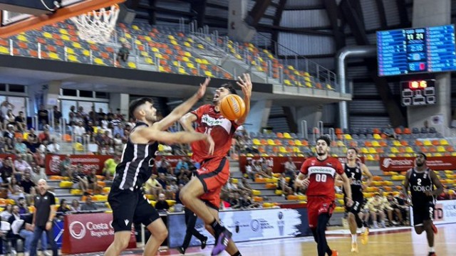 El Covirán Granada gana al Odilo Cartagena y se jugará el Trofeo Región de Murcia con el UCAM CB