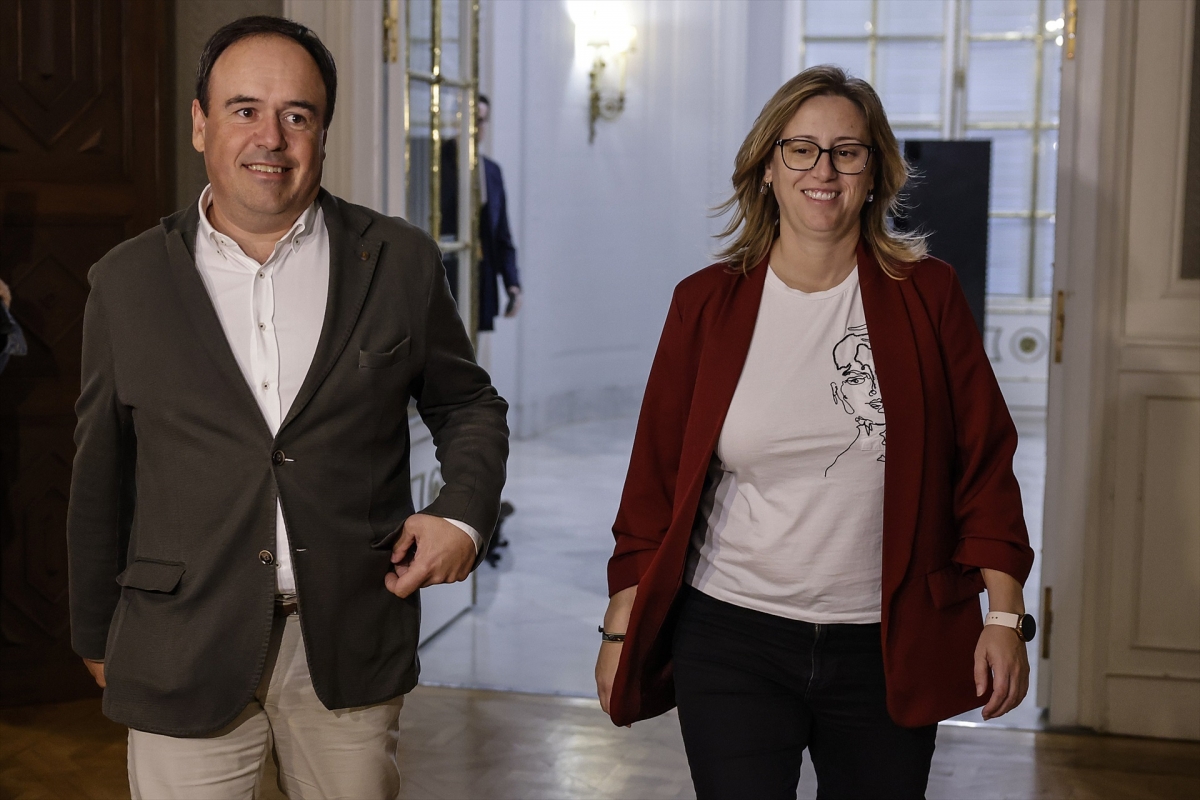 El síndic del PP, Juanfran Pérez Llorca, y la diputada Laura Chuliá. - Foto: ROBER SOLSONA/EP El síndic del PP, Juanfran Pérez Llorca, y la diputada Laura Chuliá.