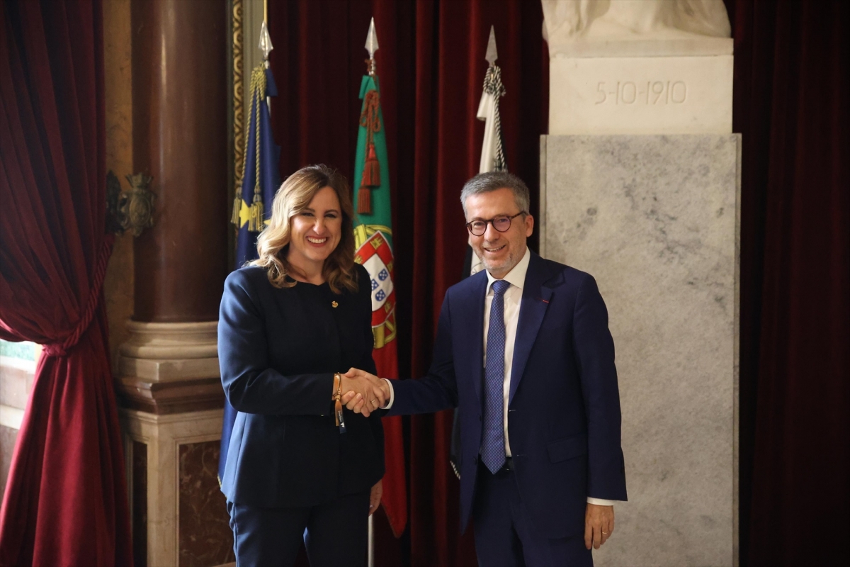 València y Lisboa abogan por extender hasta la capital lusa la autovía ferroviaria entre el puerto valenciano y Madrid