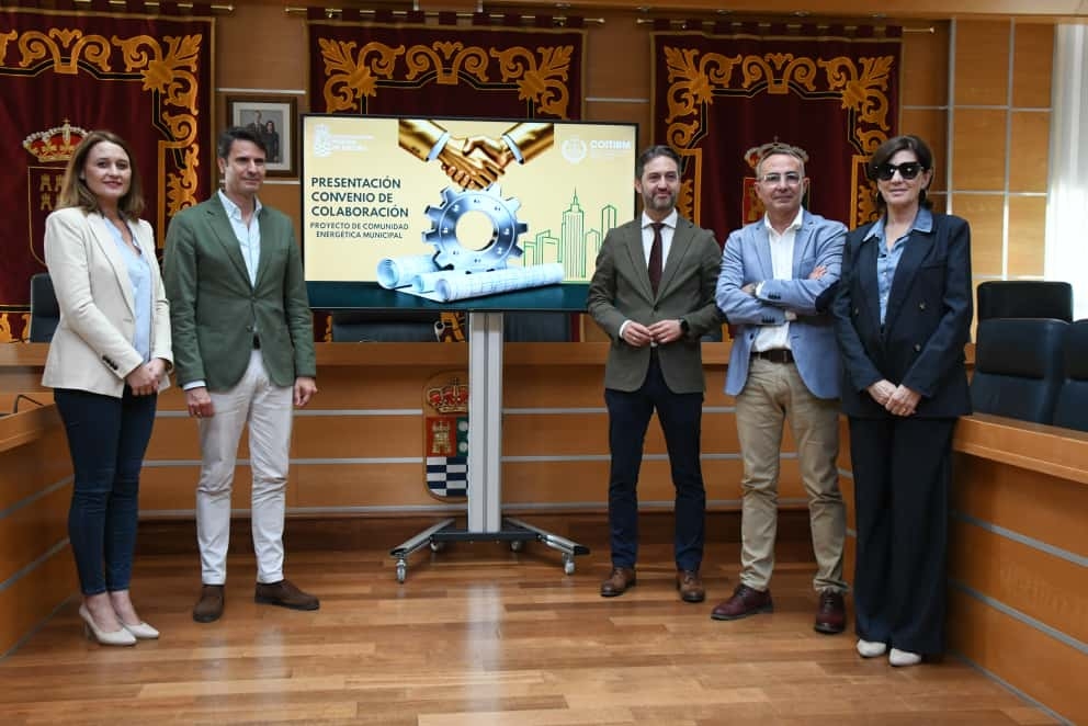 Molina estrena su primera comunidad energética que abastecerá a tres instalaciones municipales