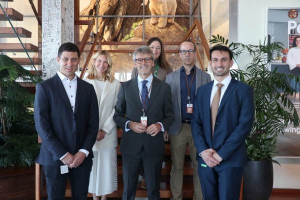 La Comunidad y Salesforce firman en San Francisco un manifiesto de interés conjunto para promover la adopción de tecnologías innovadoras
