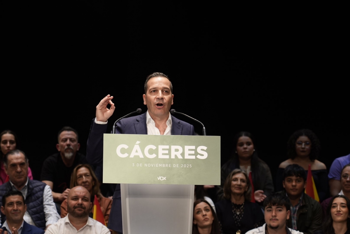 Vox elige a su portavoz en la Asamblea, Óscar Fernández, como candidato a las elecciones de Extremadura