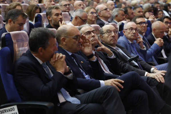 ¿Por qué la UA debe pagar la hostia al Botànic? 