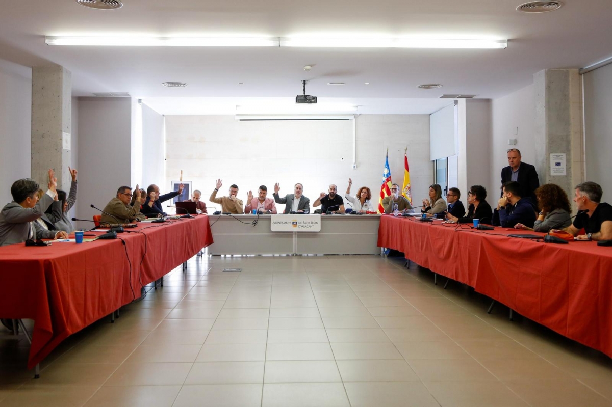 El recibo de la basura de Sant Joan no subirá en 2026; esperará al nuevo contrato de limpieza