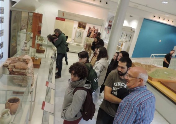 Formas de metal para atrapar el espíritu de Murcia: siete jóvenes escultores exponen en el Museo de la Ciudad