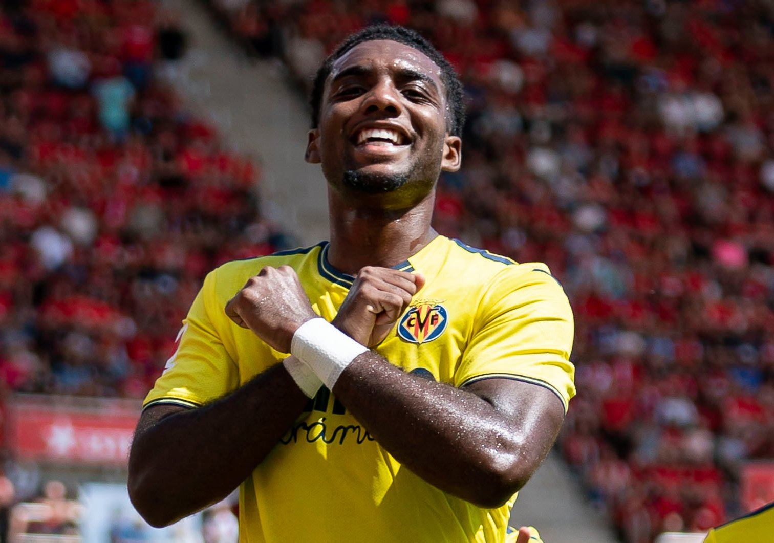 Logan Costa celebra su primer gol con la elástica amarilla. VILLARREAL CF - 