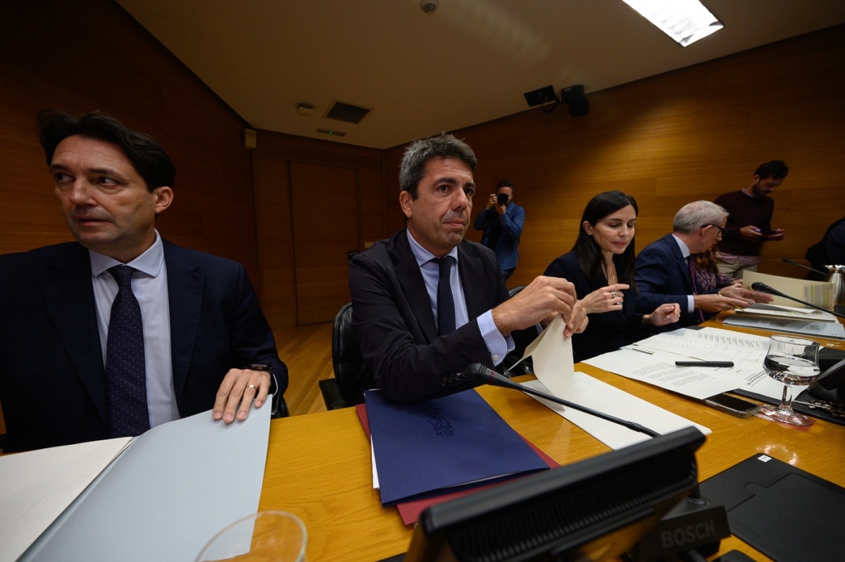 Mazón pasa el trámite en Les Corts sin salirse del guion: carga contra el Gobierno y evita aclarar las lagunas del 29O