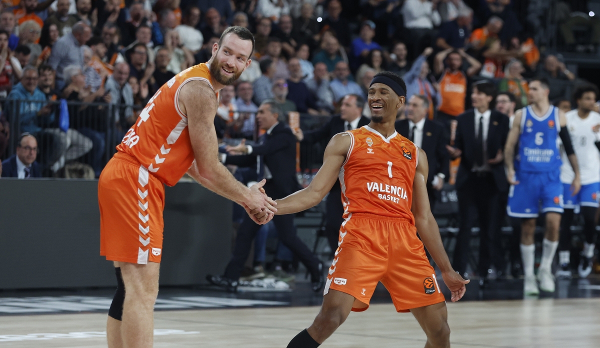 Valencia Basket asalta el 'top 6' tras vencer con autoridad al Real Madrid