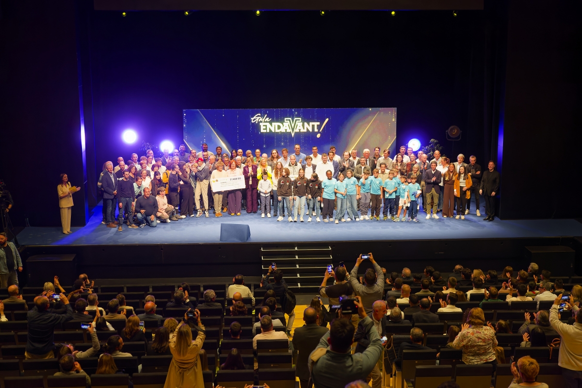 Del deporte a la solidaridad: la gala Endavant del Villarreal CF repasa unos hitos de récord en 2025