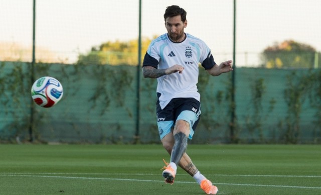 Entrenamiento de puertas abiertas de Argentina en el Martínez Valero este jueves
